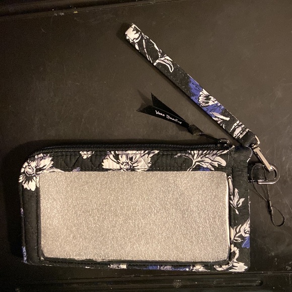 Vera Bradley, NWT wallet/wristlet black white - Picture 2 of 8